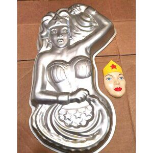 Wilton 1978 Wonder Woman Cake Pan with Face and Box - 502-7679